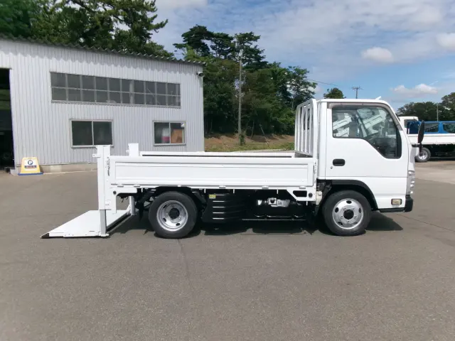 いすゞ エルフ TRG-NHS85A(4WD)の写真33