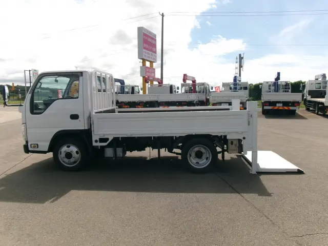 いすゞ エルフ TRG-NHS85A(4WD)の写真34