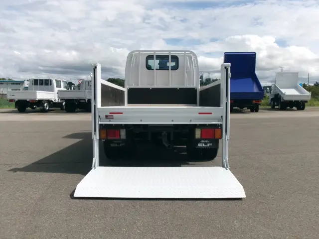 いすゞ エルフ TRG-NHS85A(4WD)の写真36
