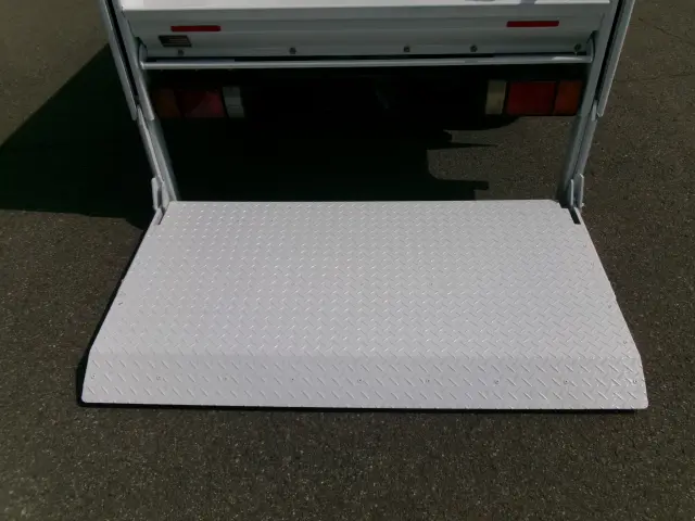 いすゞ エルフ TRG-NHS85A(4WD)の写真37