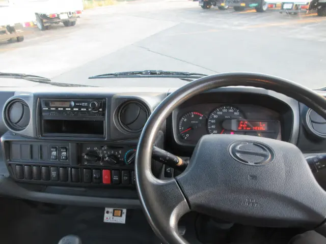 日野 デュトロ TKG-XZU695M(4WD)の写真28