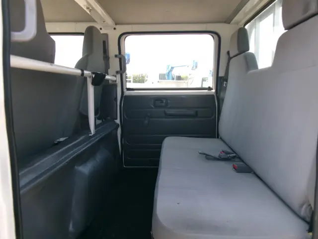 いすゞ エルフ TRG-NHS85A(4WD)の写真21