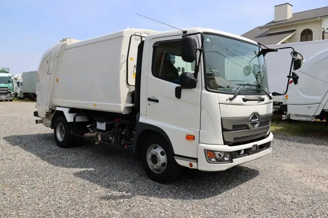 日野 レンジャー 2KG-FC2ABA(2WD)の写真2