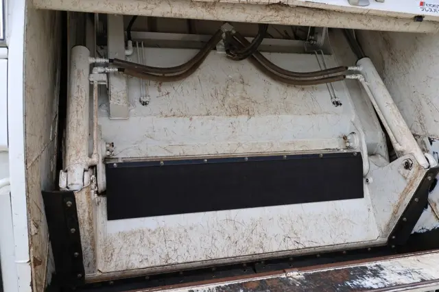 日野 レンジャー 2KG-FC2ABA(2WD)の写真8