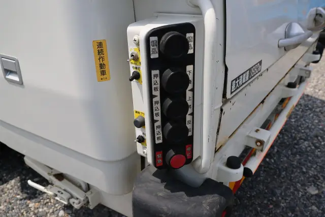 日野 レンジャー 2KG-FC2ABA(2WD)の写真10