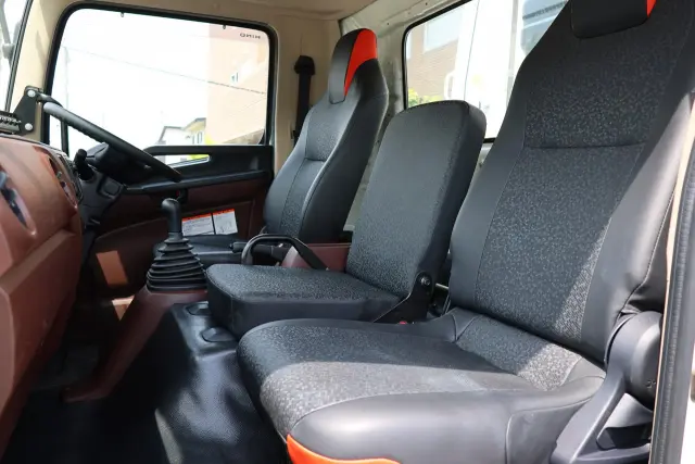 日野 レンジャー 2KG-FC2ABA(2WD)の写真12