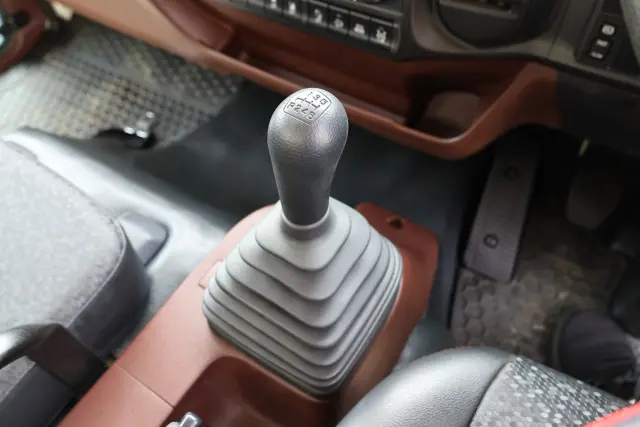 日野 レンジャー 2KG-FC2ABA(2WD)の写真14