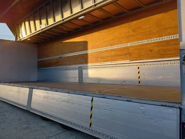 日野 プロフィア 2DG-FW1AHG(8x4)の写真10