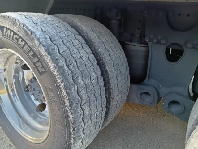 日野 プロフィア 2DG-FW1AHG(8x4)の写真20