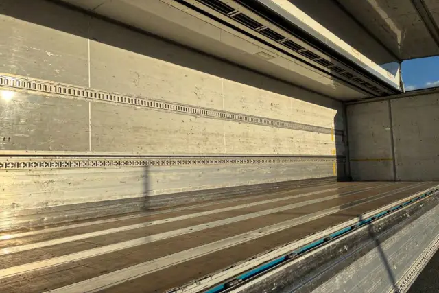 日野 プロフィア 2DG-FW1AHG(8x4)の写真10