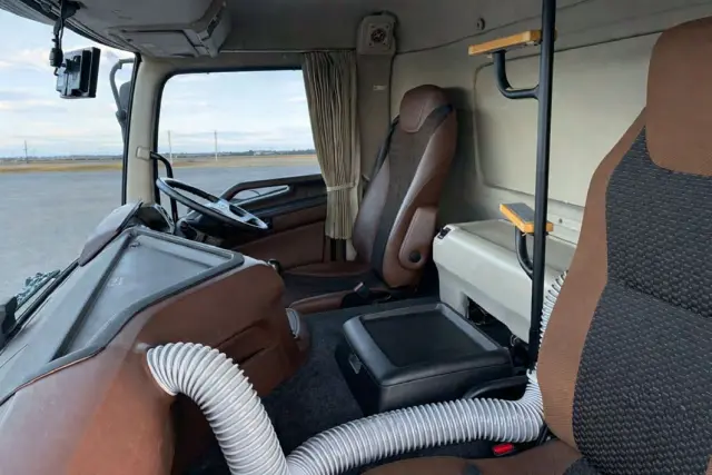 日野 プロフィア 2DG-FW1AHG(8x4)の写真11