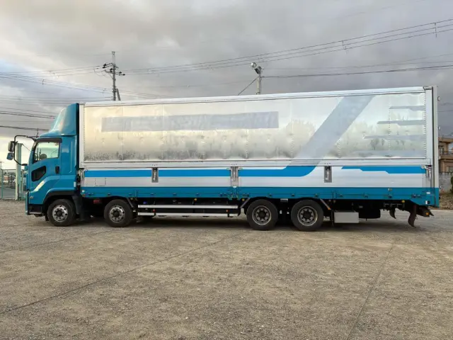 いすゞ ギガ QKG-CYJ77B(8x4)の写真8