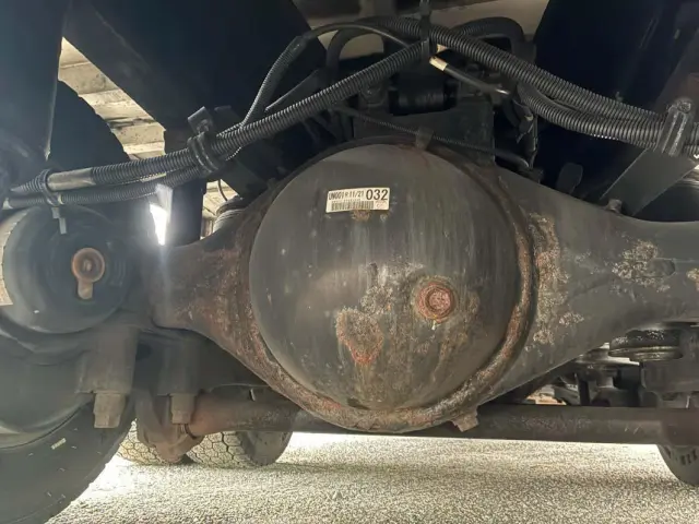 いすゞ ギガ QKG-CYJ77B(8x4)の写真18