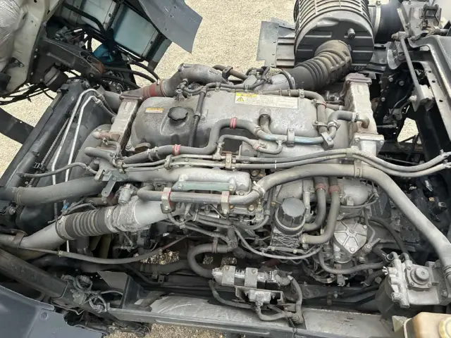 いすゞ ギガ QKG-CYJ77B(8x4)の写真19