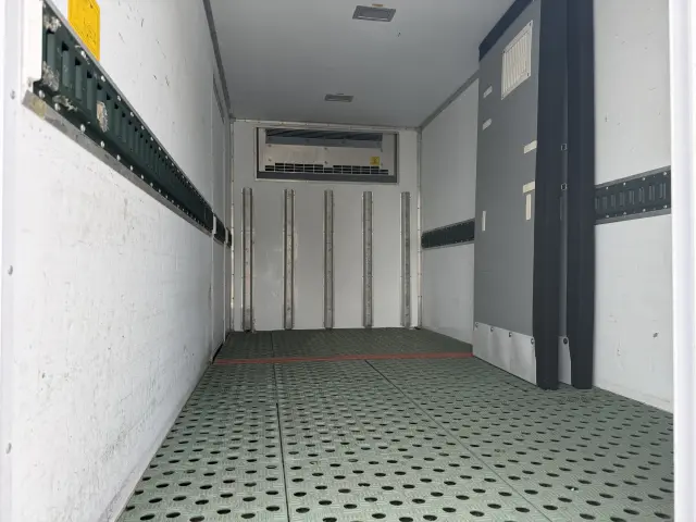 いすゞ エルフ TPG-NKR85ANの写真5