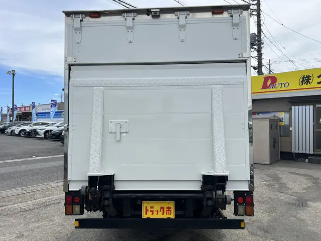 いすゞ エルフ PB-NKR81ANの写真3