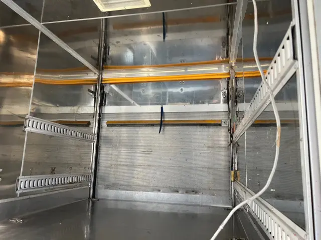 いすゞ エルフ PB-NKR81ANの写真6