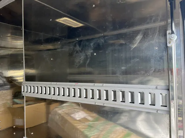 いすゞ エルフ PB-NKR81ANの写真10