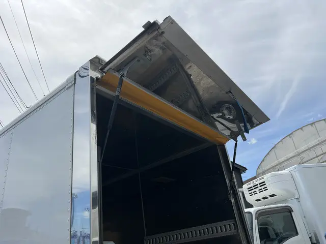 いすゞ エルフ PB-NKR81ANの写真11