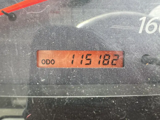 いすゞ エルフ PB-NKR81ANの写真16