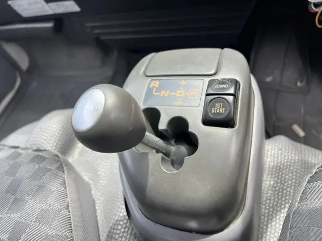 いすゞ エルフ PB-NKR81ANの写真20
