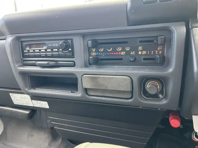 いすゞ エルフ PB-NKR81ANの写真21