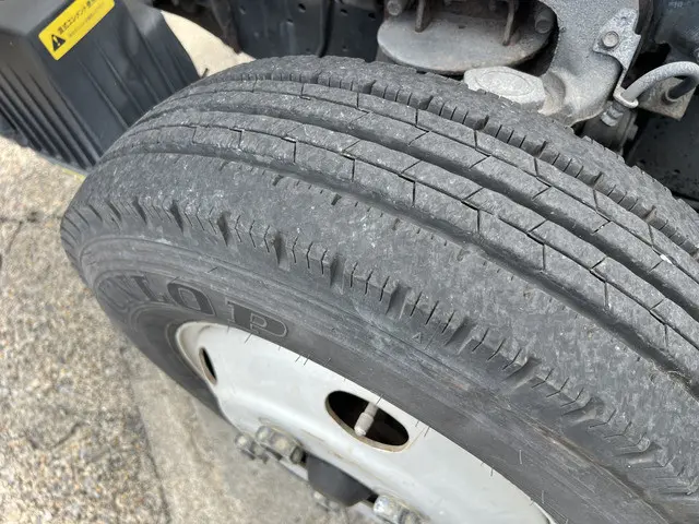 いすゞ エルフ PB-NKR81ANの写真26