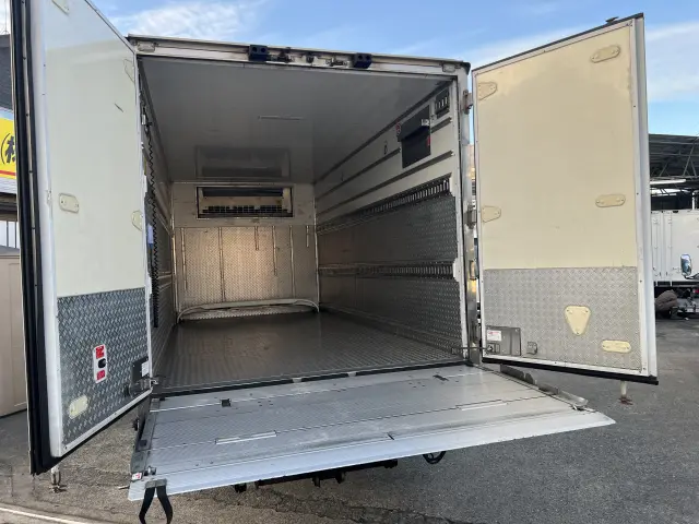 いすゞ エルフ TPG-NPR85AN(2WD)の写真6