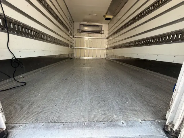 いすゞ エルフ TPG-NPR85AN(2WD)の写真7