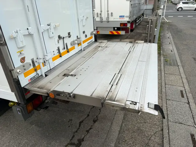 いすゞ エルフ TPG-NPR85AN(2WD)の写真15