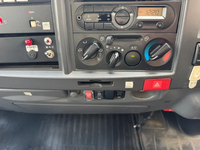 いすゞ エルフ TPG-NPR85AN(2WD)の写真24