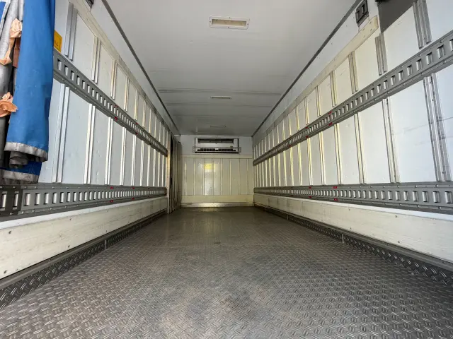 いすゞ エルフ TPG-NPR85AN(2WD)の写真6
