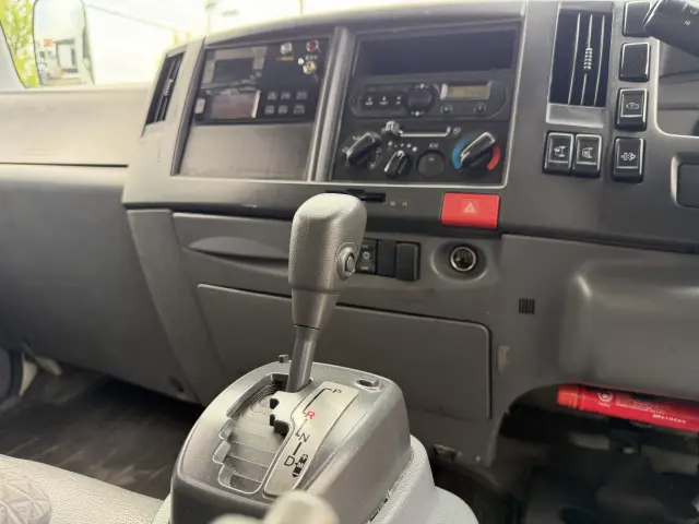 いすゞ エルフ 2RG-NPR88AN(2WD)の写真13