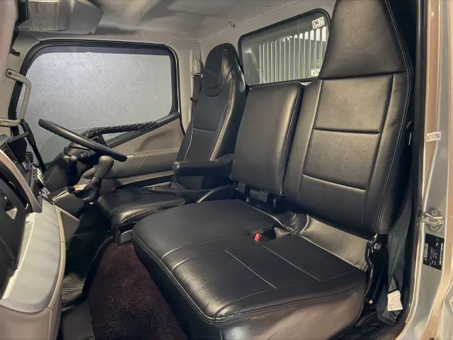 三菱 キャンター 2RG-FBA60(2WD)の写真11