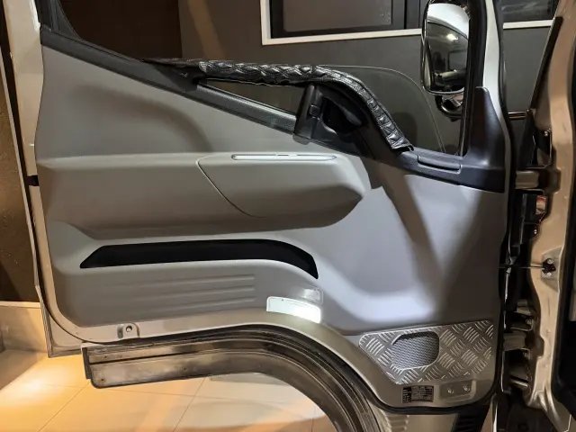 三菱 キャンター 2RG-FBA60(2WD)の写真24