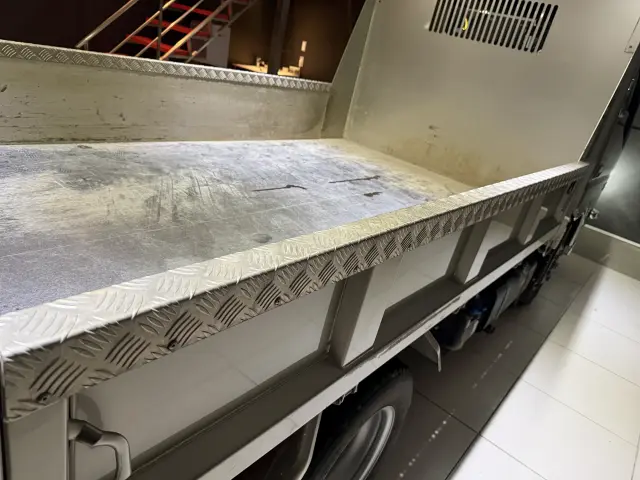 三菱 キャンター 2RG-FBA60(2WD)の写真33