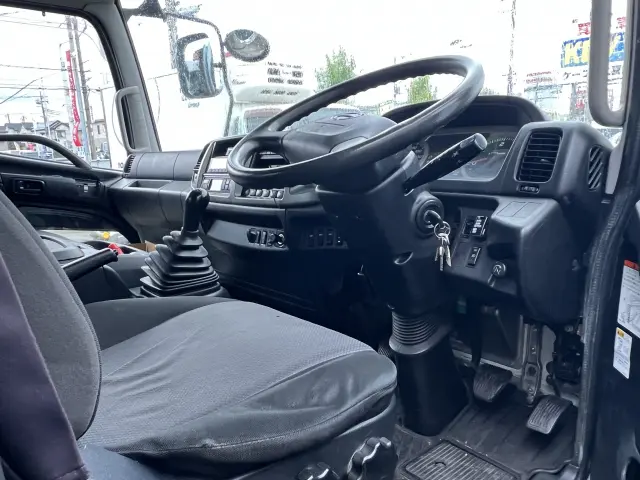 いすゞ フォワード 2PG-FRR90T2(2WD)の写真20
