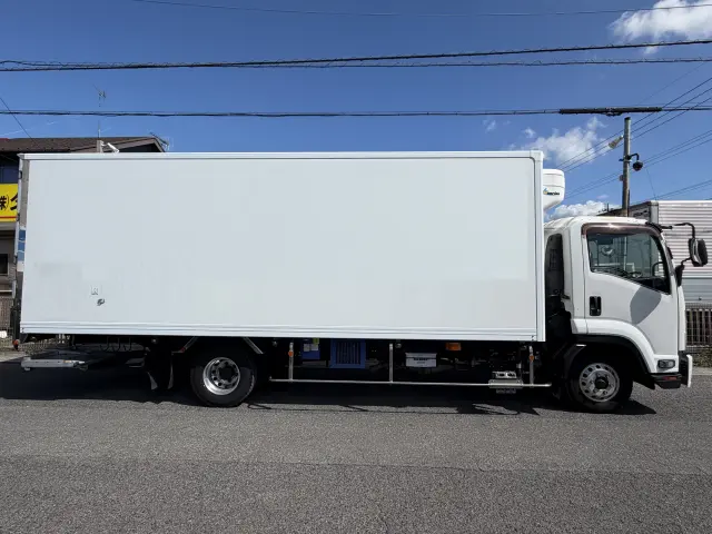 いすゞ フォワード TKG-FRR90T2(2WD)の写真4