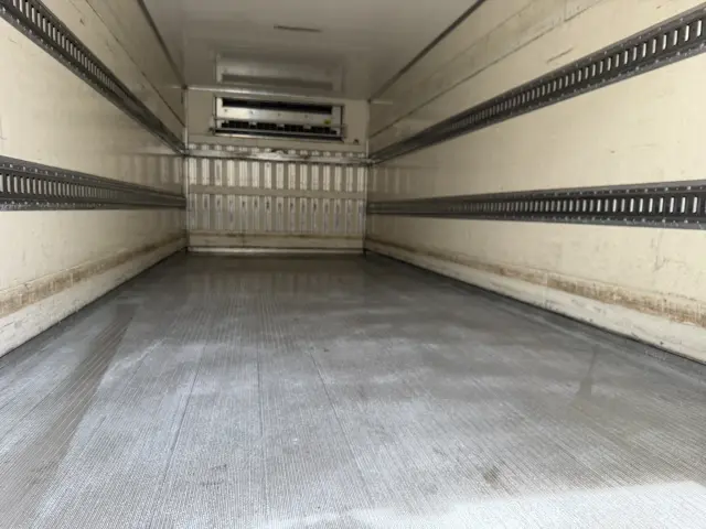 いすゞ フォワード TKG-FRR90T2(2WD)の写真6