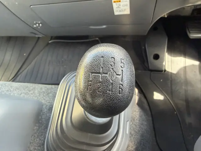 いすゞ フォワード TKG-FRR90T2(2WD)の写真17