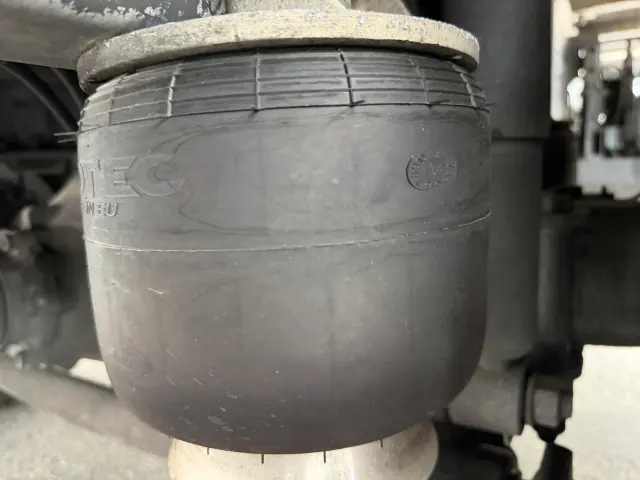 いすゞ フォワード TKG-FRR90T2(2WD)の写真33