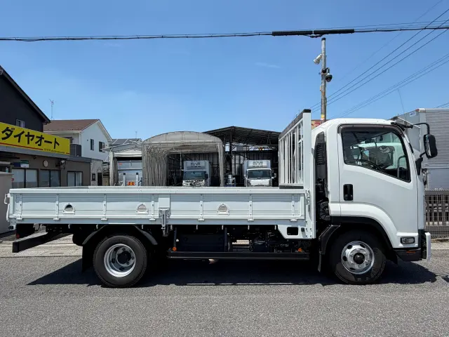 いすゞ フォワード 2RG-FRR90S2(2WD)の写真4