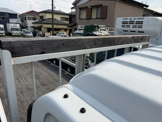 いすゞ フォワード 2RG-FRR90S2(2WD)の写真6