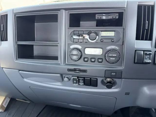 いすゞ フォワード 2RG-FRR90S2(2WD)の写真18