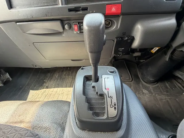 いすゞ エルフ 2RG-NPR88AN(2WD)の写真19