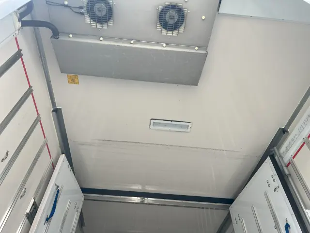 いすゞ エルフ 2RG-NPR88AN(2WD)の写真6