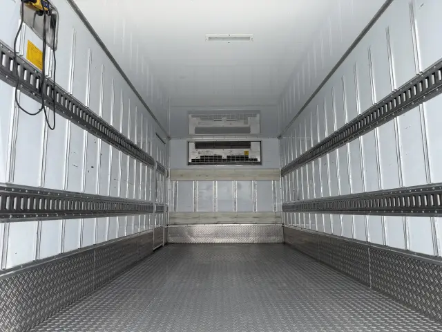 いすゞ エルフ 2RG-NPR88AN(2WD)の写真6