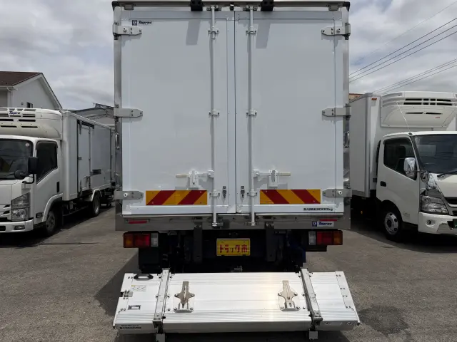 いすゞ エルフ 2RG-NPR88AN(2WD)の写真11