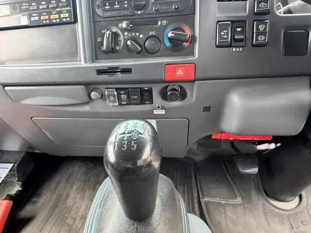 いすゞ エルフ 2RG-NPR88AN(2WD)の写真12