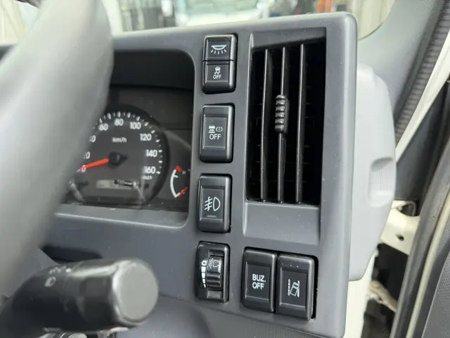 いすゞ エルフ 2RG-NPR88AN(2WD)の写真20